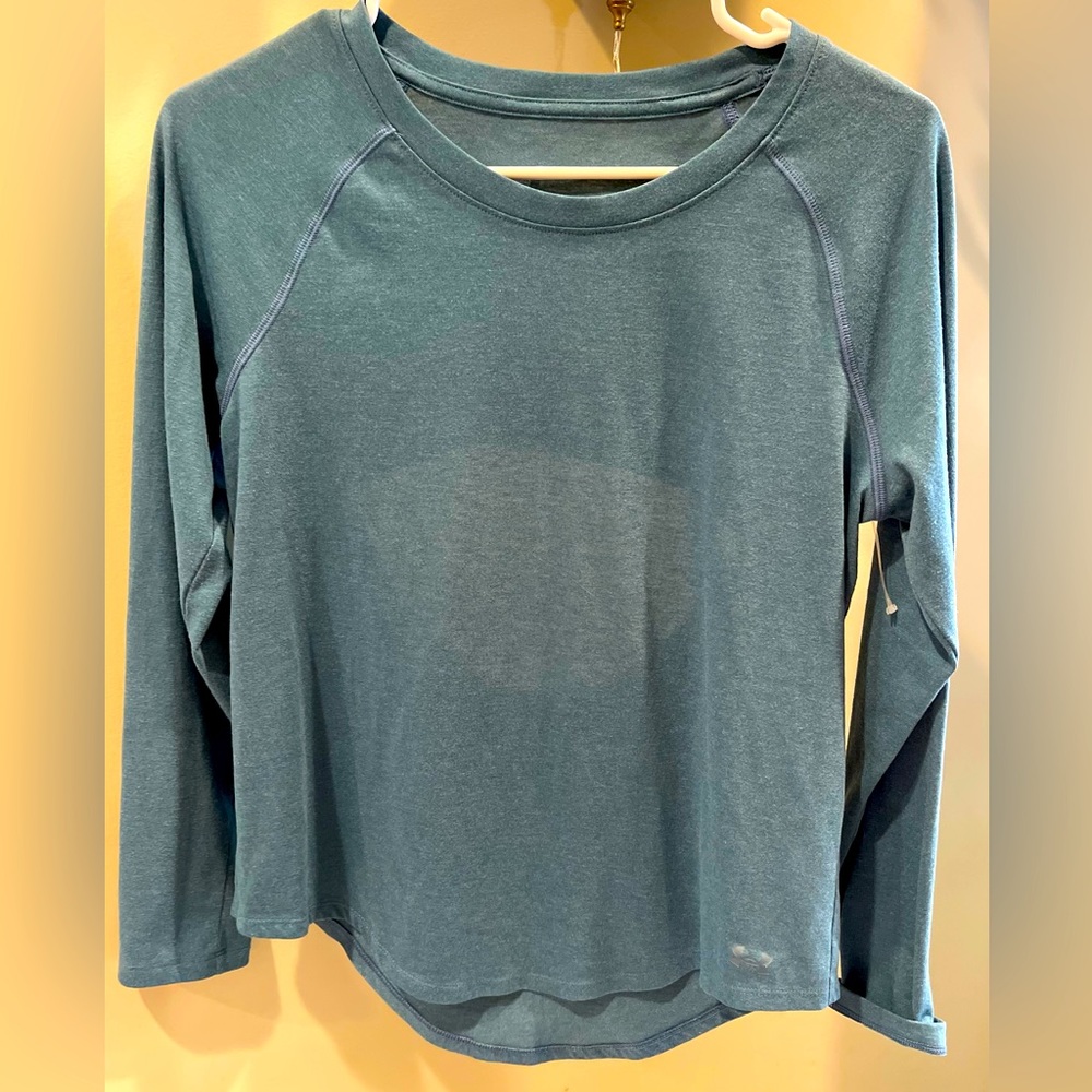 Woman’s Under Armour Activewear Top